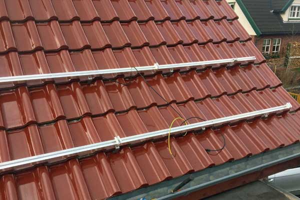 Profilschienen zur Montage von PV-Modulen Schrägdach